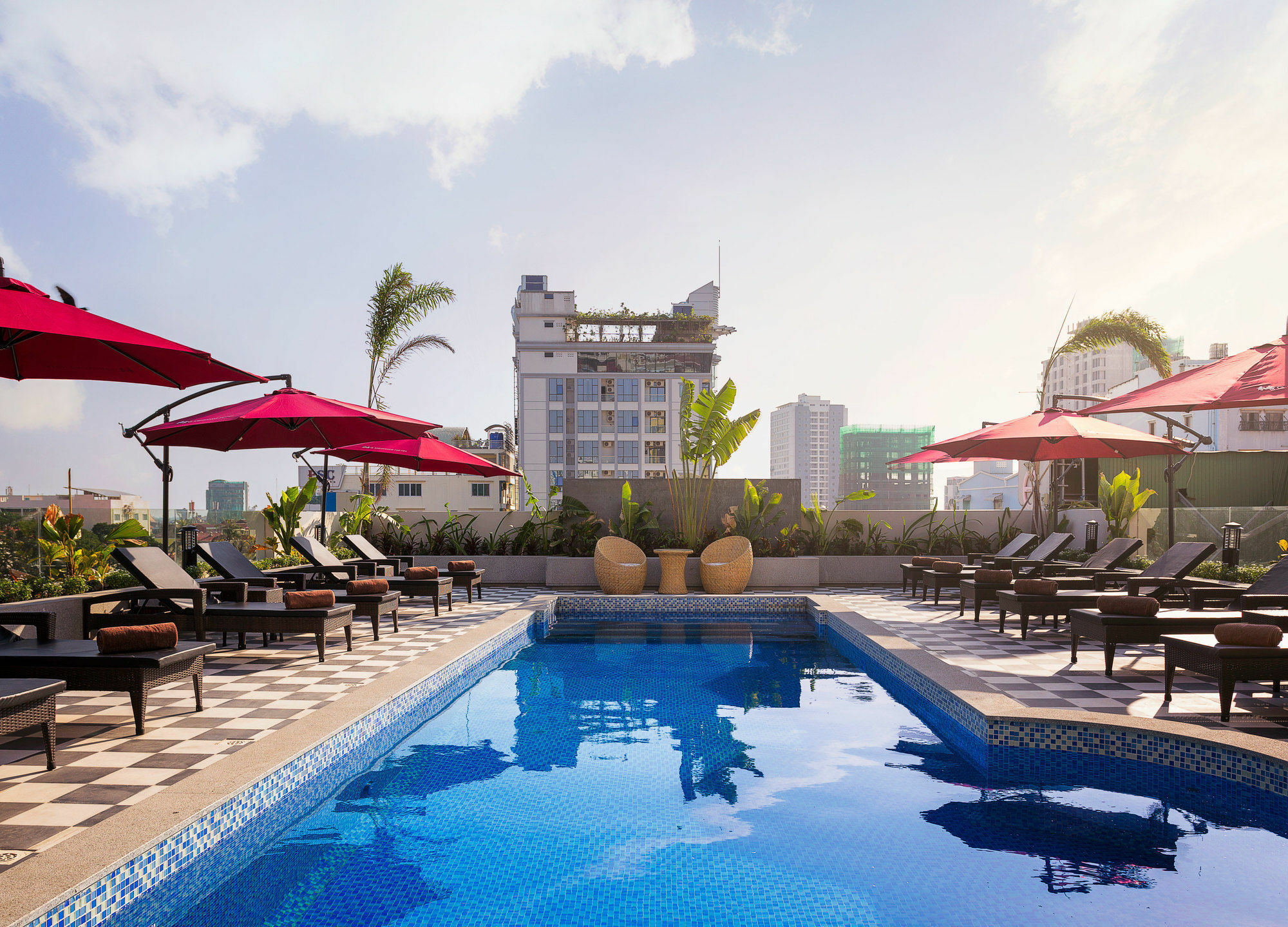 Hotel G Mekong Phom Penh 4*